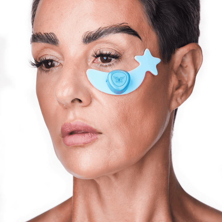 Red light therapy for dark circles, LED eye device for fine lines, eye wrinkle treatment at home - Blue hydrogel eye patch with butterfly logo and star applicator - Metamorphosis Light Therapy under-eye treatment